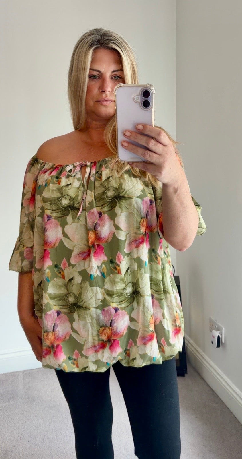 Mary Top
