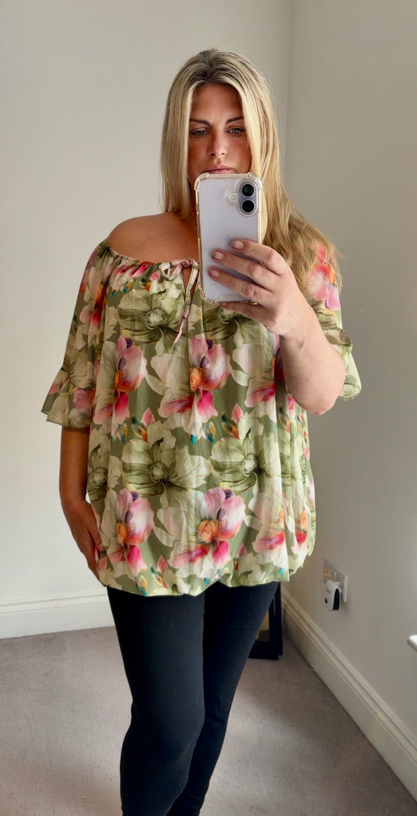Mary Top